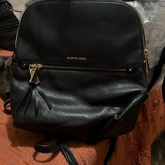Michael Kors purse - Picture 1 of 6